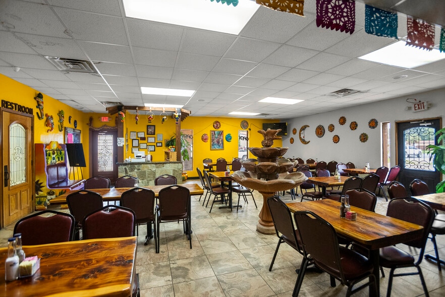 215 S Washington, Livingston, TX for sale - Building Photo - Image 3 of 8