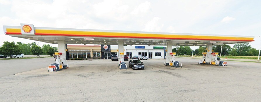 Gas station and car wash portfolio of 2 properties for sale on LoopNet.com Primary Photo- Image 1 of 8
