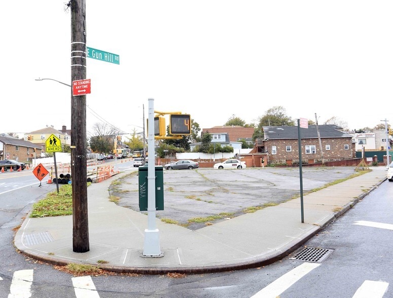 1680 E Gun Hill Rd, Bronx, NY for sale - Primary Photo - Image 1 of 1