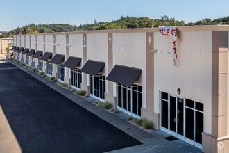 110 Sandholm Ln, Cloverdale, CA for lease Building Photo- Image 2 of 2