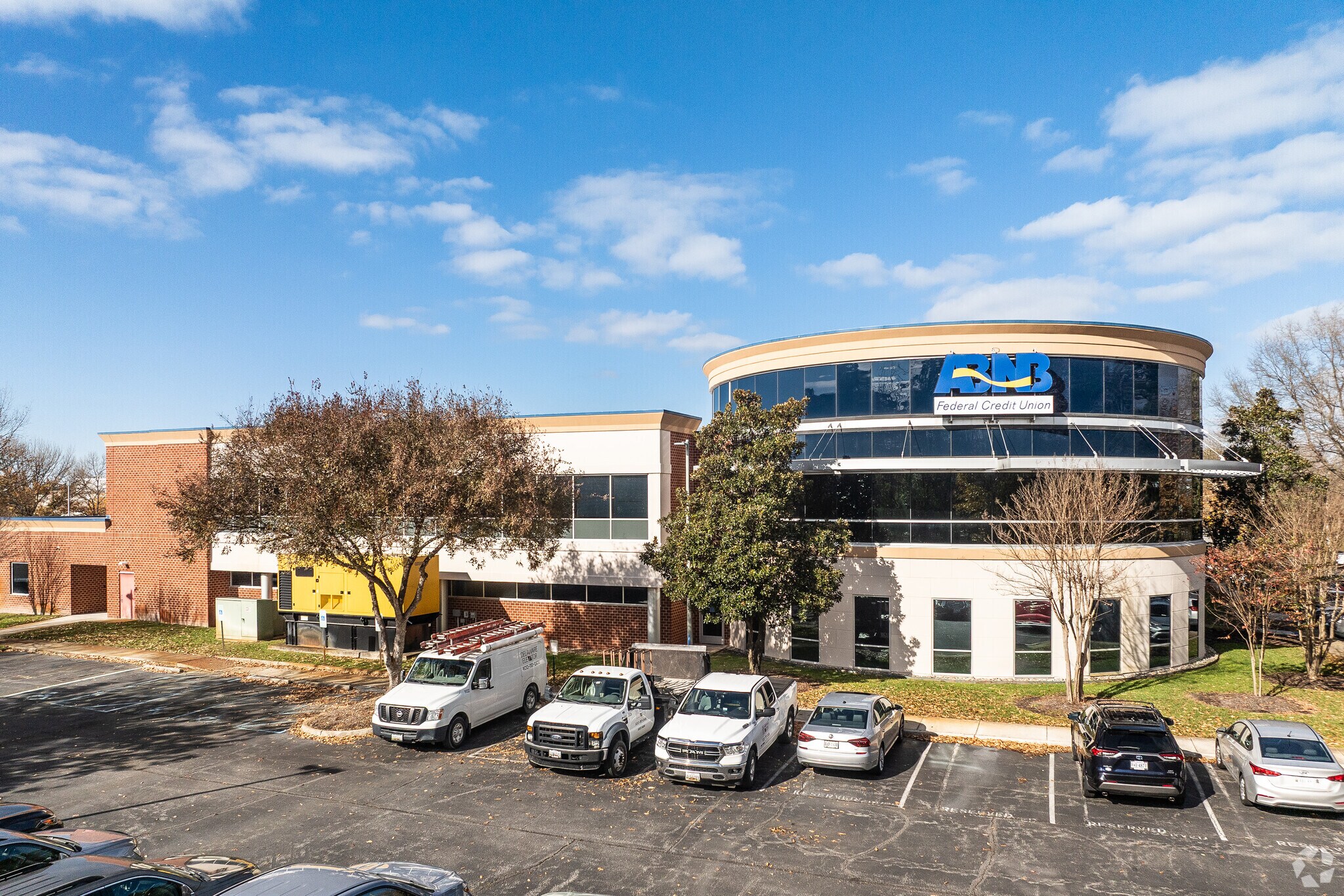 830 Greenbrier Cir, Chesapeake, VA for sale Primary Photo- Image 1 of 1