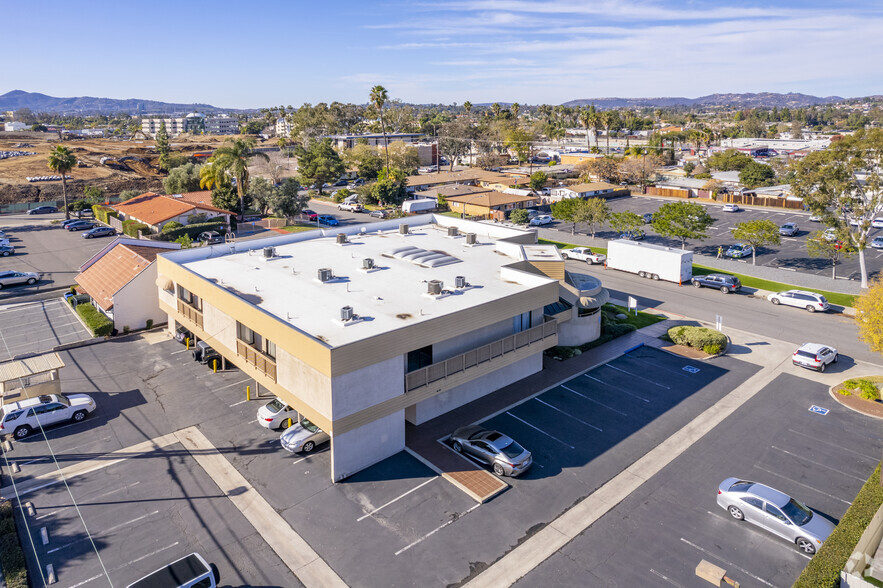 735 E Ohio Ave, Escondido, CA for lease - Building Photo - Image 3 of 19