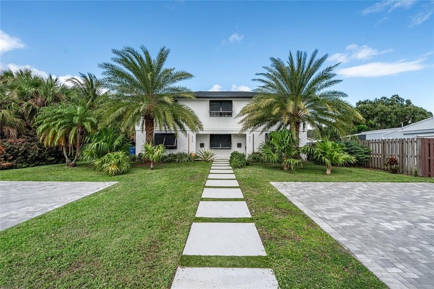 807 SW 14th Ct, Fort Lauderdale, FL for sale - Primary Photo - Image 1 of 11