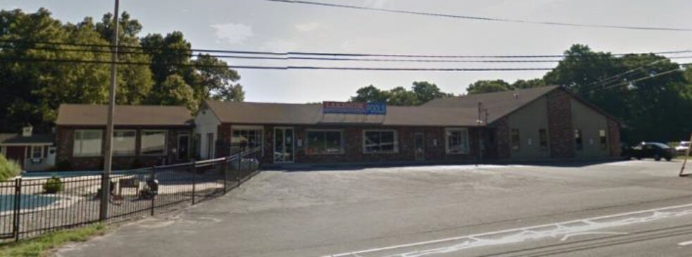 886 Eddie Dowling Hwy, North Smithfield, RI for sale - Primary Photo - Image 1 of 1