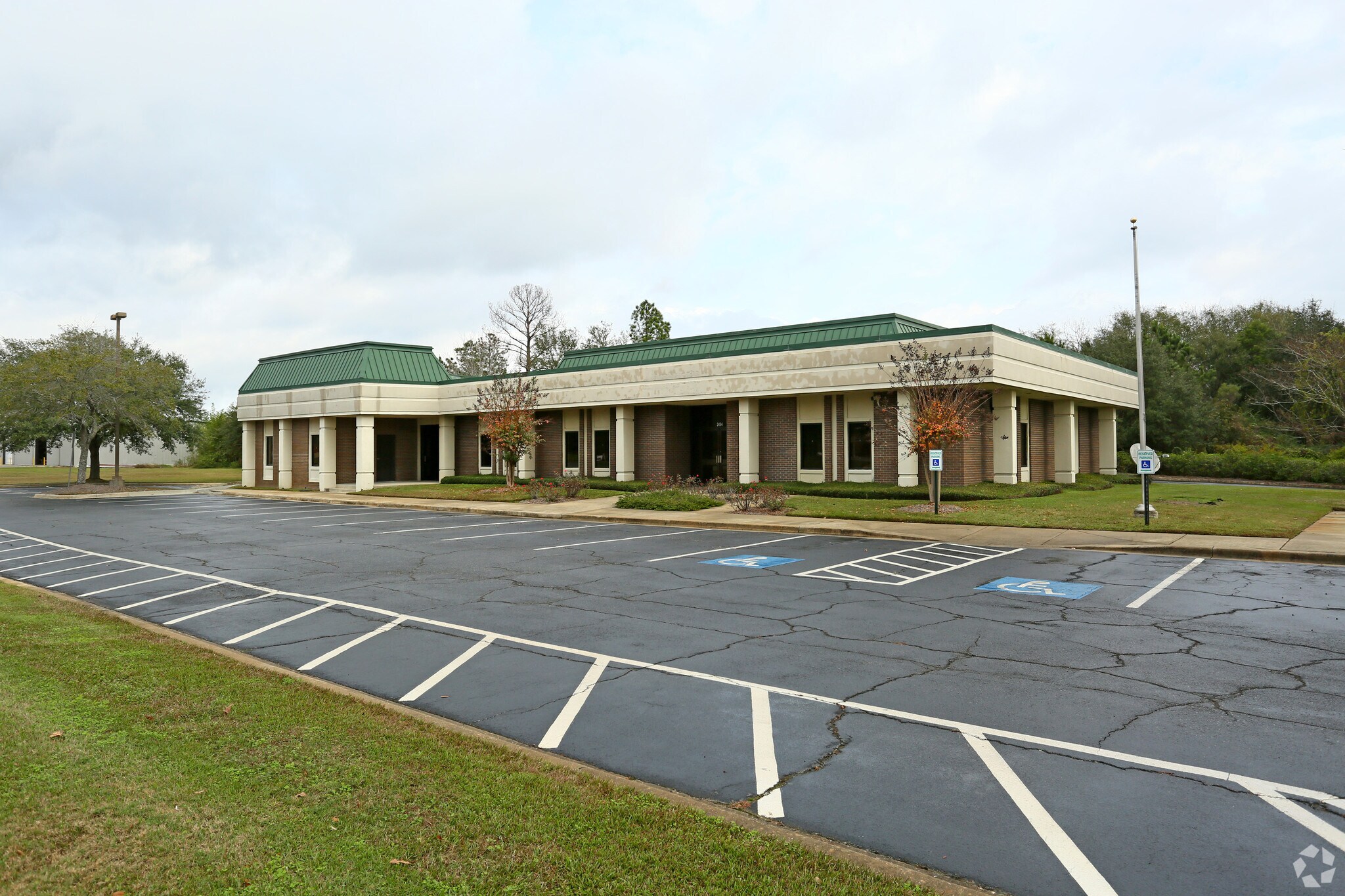 2484 E Pinetree Blvd, Thomasville, GA for sale Primary Photo- Image 1 of 1