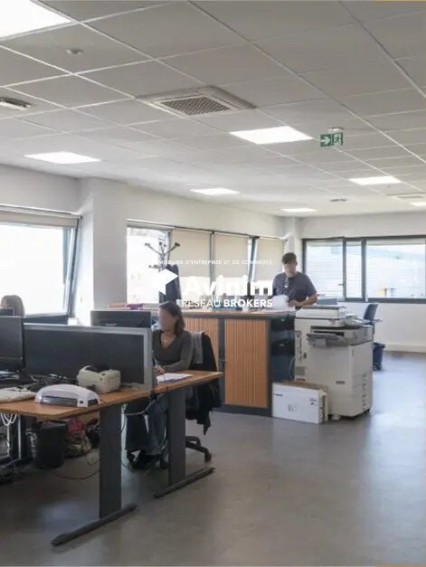 Vente Bureaux 214 m² - Photo 1