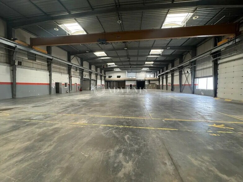 Flex in Roissy-en-France for lease - Interior Photo - Image 3 of 9