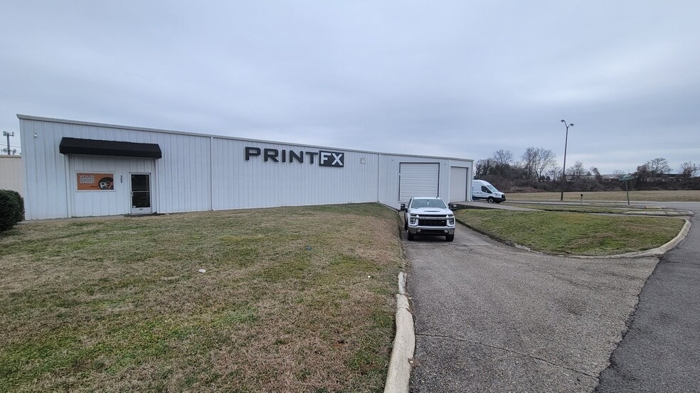 3404 Northpark Blvd, Alcoa, TN for sale - Building Photo - Image 1 of 1