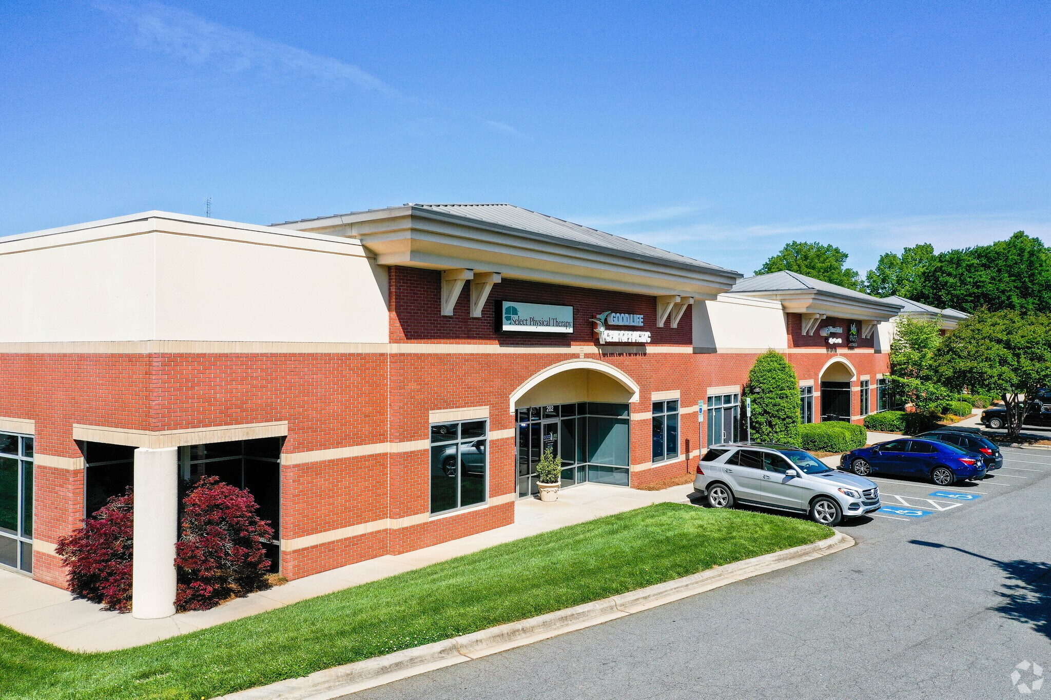 855 Sam Newell Rd, Matthews, NC for lease Primary Photo- Image 1 of 12