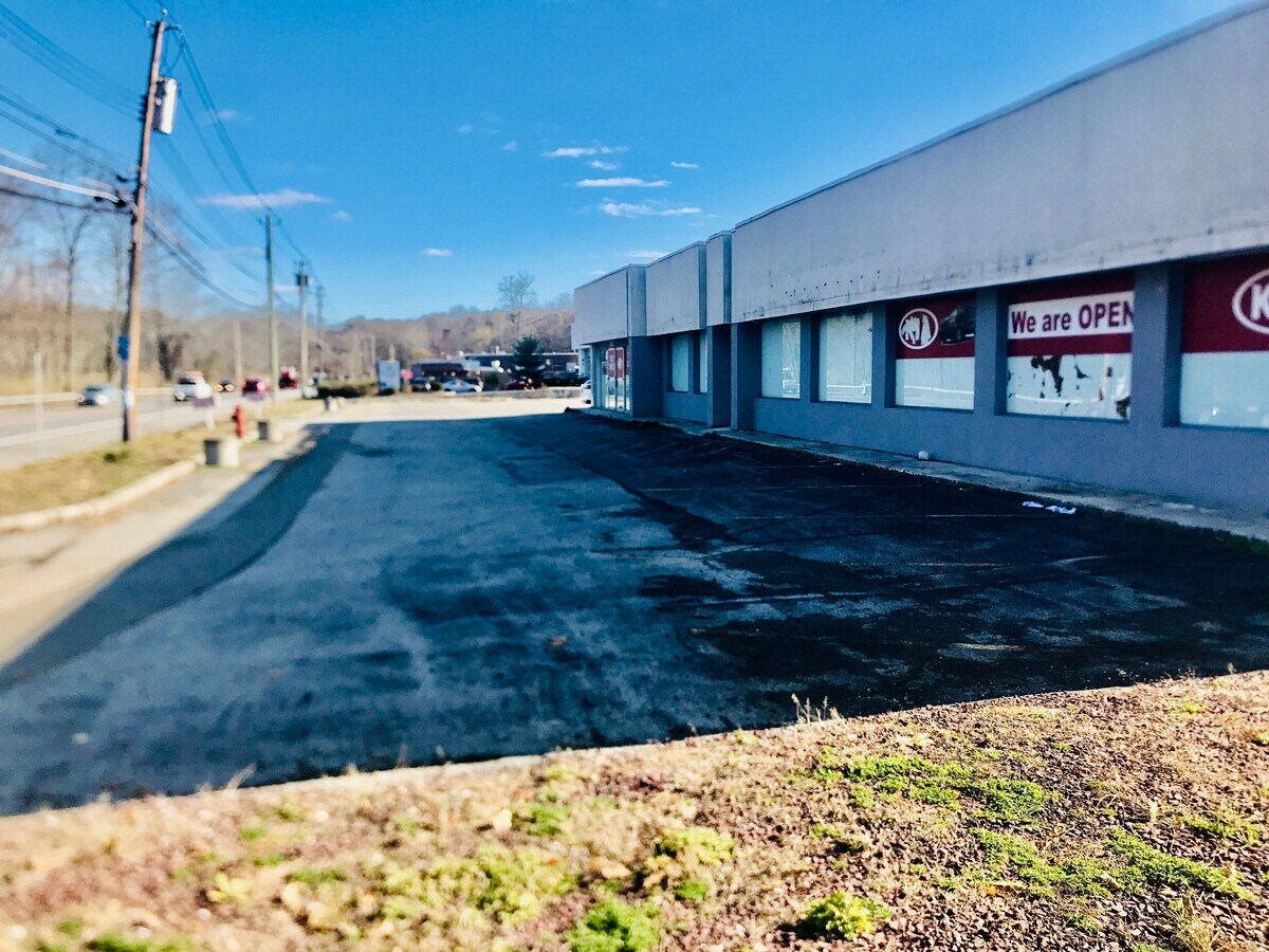 3805 Crompond Rd, Yorktown, NY 10598