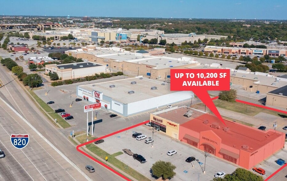 804-810 NE Loop 820, Hurst, TX for sale - Building Photo - Image 1 of 1