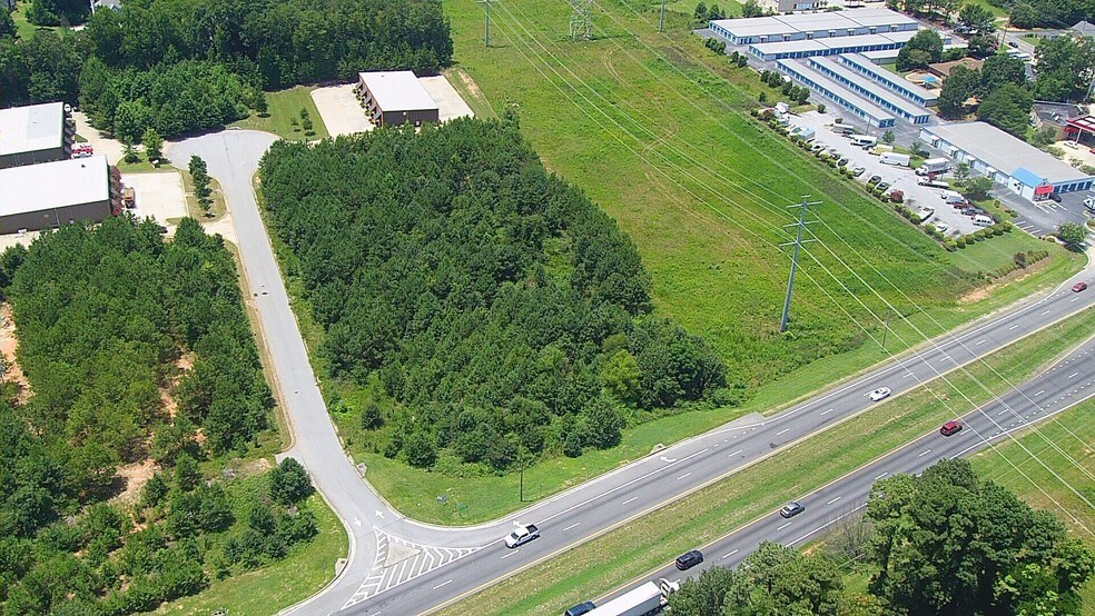 1562 Fendler Ct, Jonesboro, GA for sale - Primary Photo - Image 1 of 1