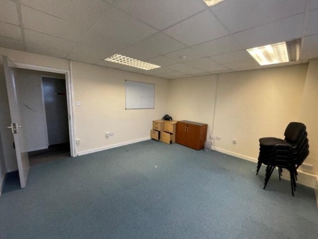 Gladiator Way, Rugby for lease - Interior Photo - Image 2 of 3