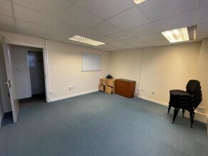 Gladiator Way, Rugby for lease Interior Photo- Image 2 of 3