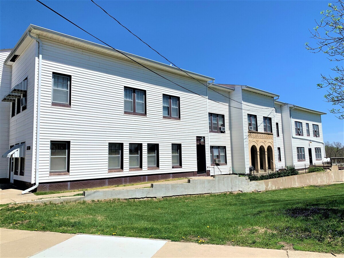 1714 Morningside Ave, Sioux City, IA 51106