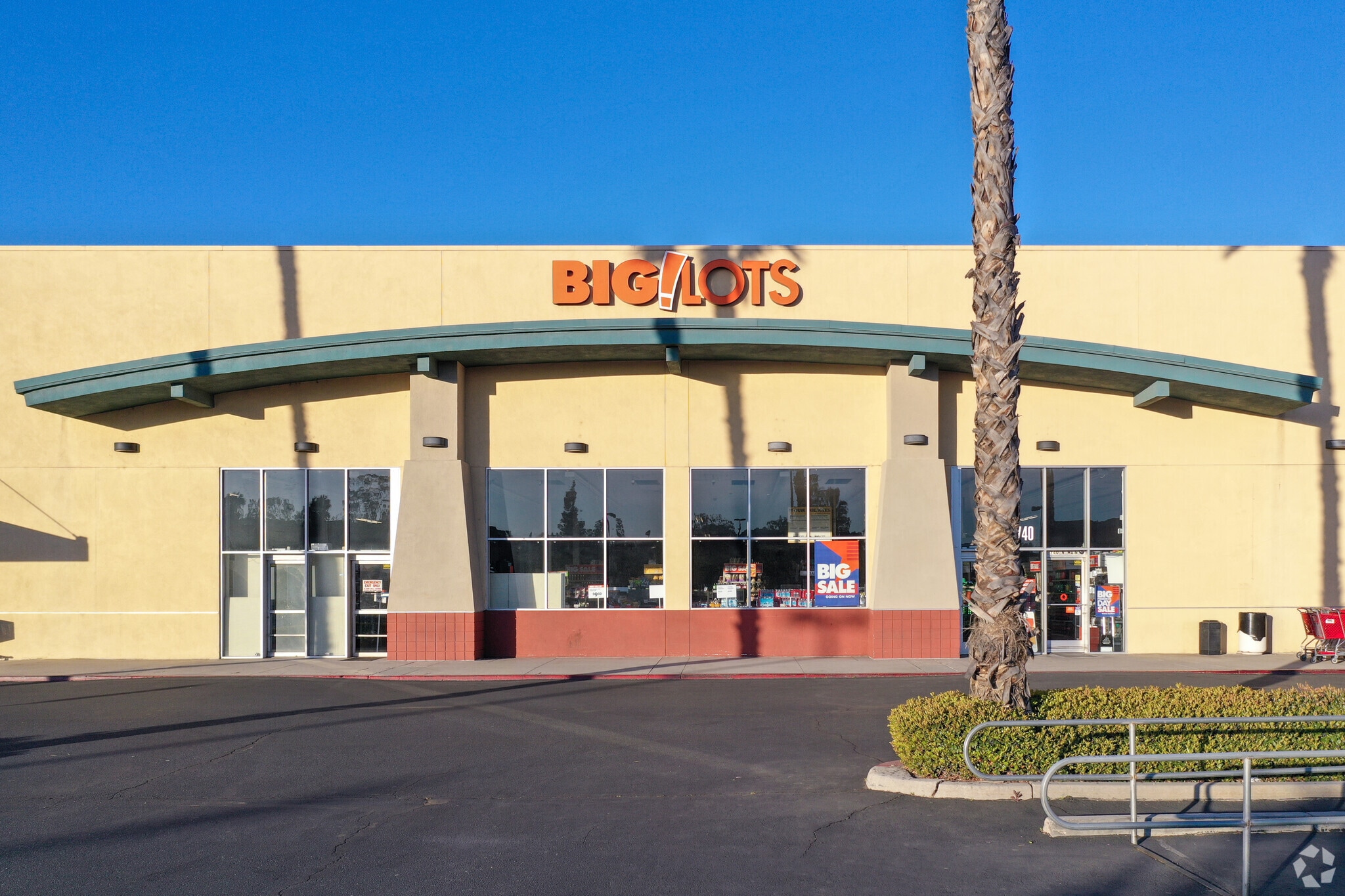 700784 N Main St, Corona, CA 92880 North Main Plaza