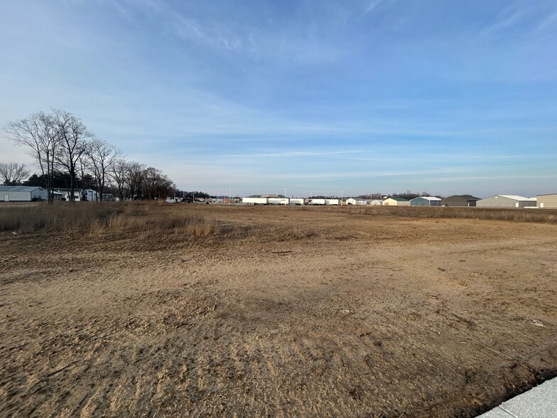 Viking Dr, Reedsburg, WI for sale - Primary Photo - Image 3 of 5