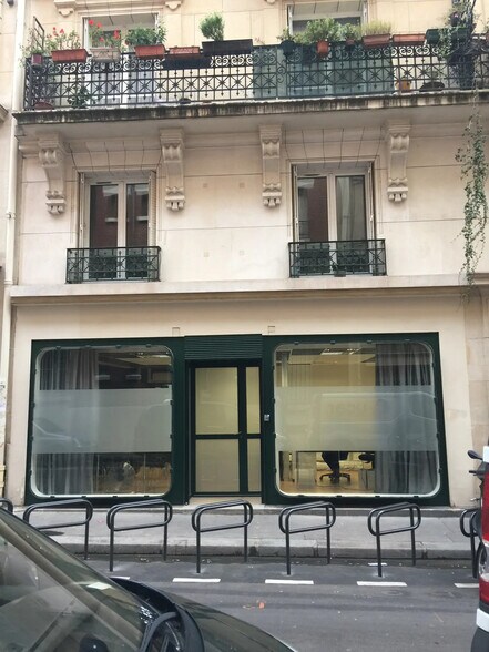 Retail in Paris for lease - Building Photo - Image 2 of 9