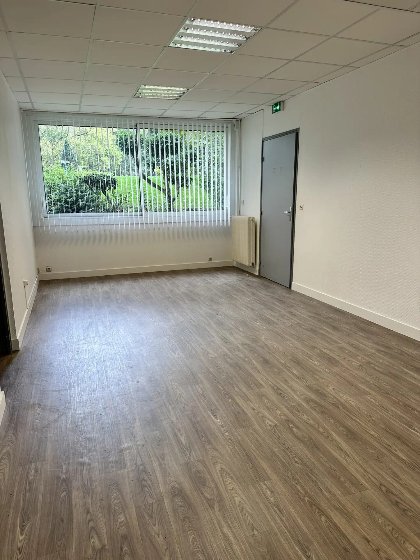 Office in Angers for lease Building Photo- Image 1 of 8