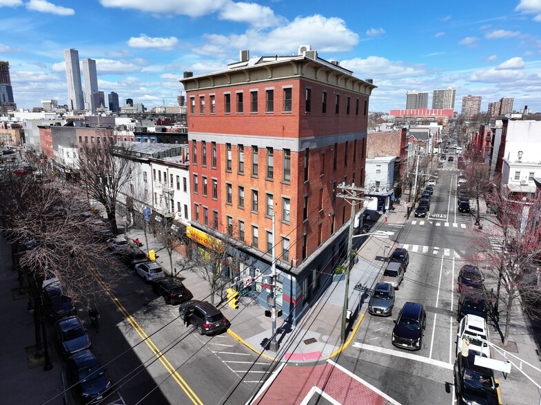 236 NEWARK Ave, Jersey City, NJ for lease - Building Photo - Image 2 of 18