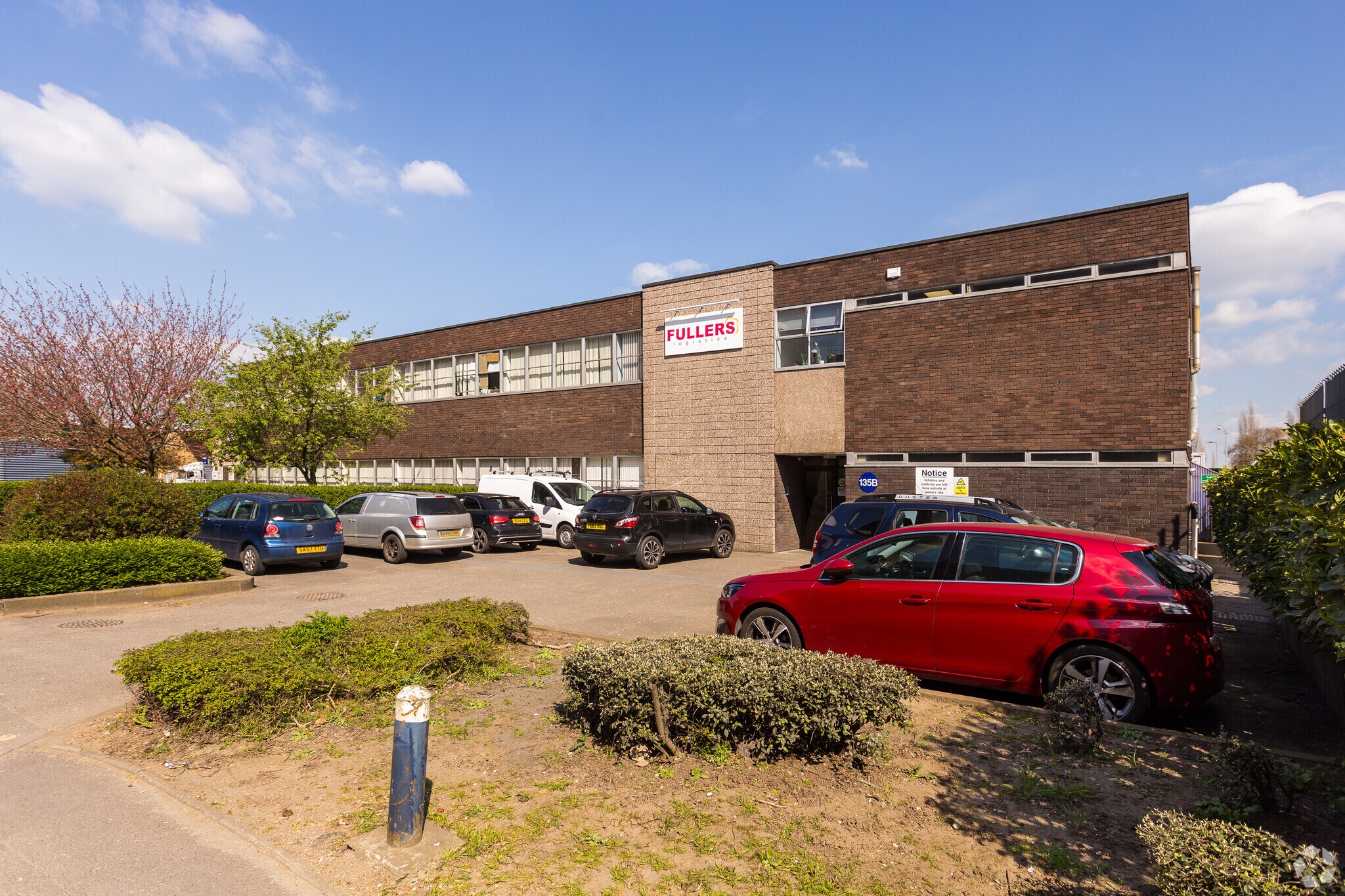 135A-135B Edinburgh Ave, Slough for sale Primary Photo- Image 1 of 1