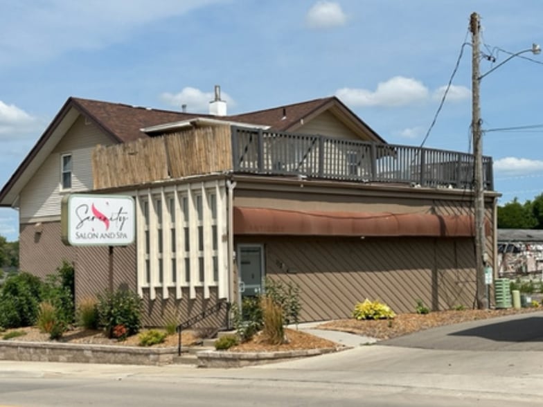 Cedar Rapids Commercial Portfolio portfolio of 3 properties for sale on LoopNet.com - Building Photo - Image 1 of 4