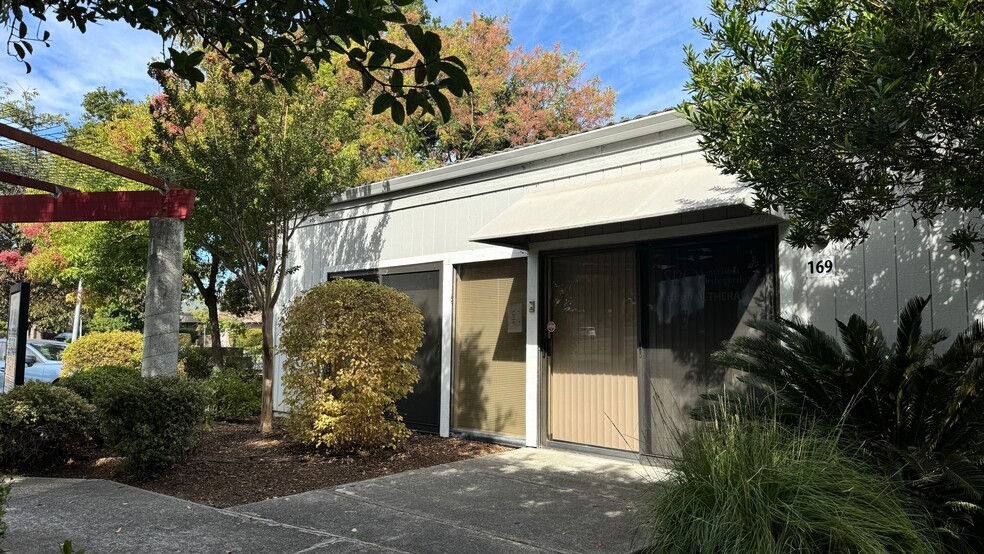 169 Lynch Creek Way, Petaluma, CA for lease - Building Photo - Image 2 of 10