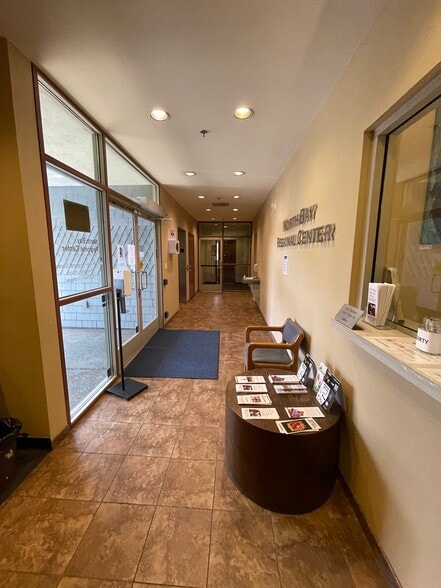 2351 Mendocino Ave, Santa Rosa, CA for sale - Interior Photo - Image 3 of 9