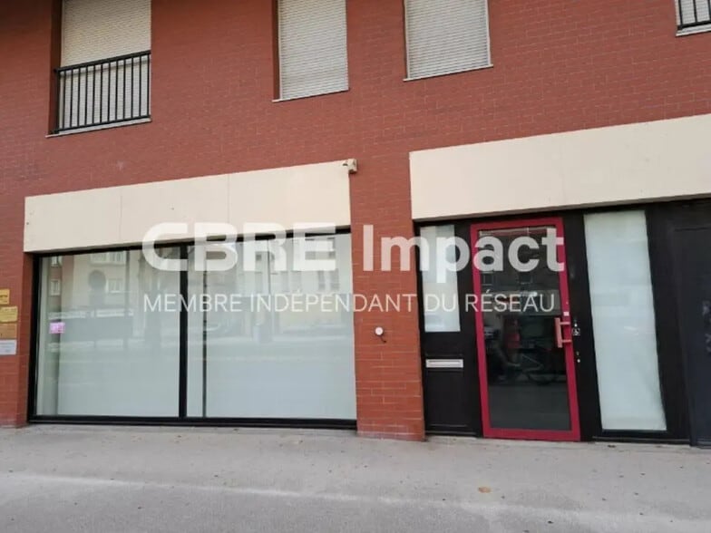 Retail in Dijon for lease - Building Photo - Image 3 of 6