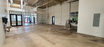 2195 Hyacinth St NE, Salem, OR for lease Interior Photo- Image 1 of 8