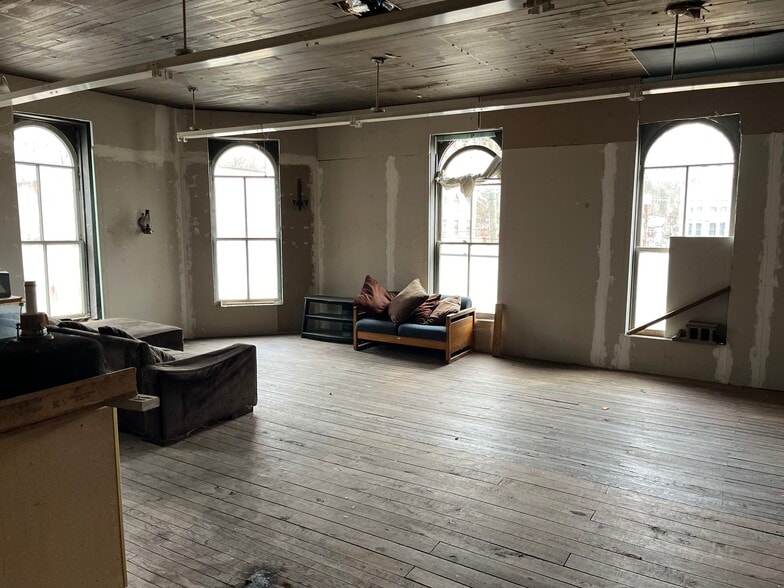 226 Main St, Sutton, WV for lease - Interior Photo - Image 3 of 9