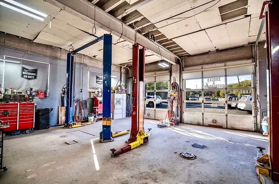 1615 Osgood St, North Andover, MA for sale - Building Photo - Image 2 of 19