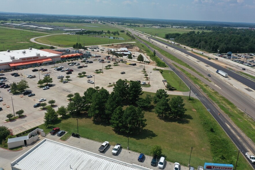 I-45 & Veterans Memorial Pky, Huntsville, TX for lease - Building Photo - Image 2 of 7
