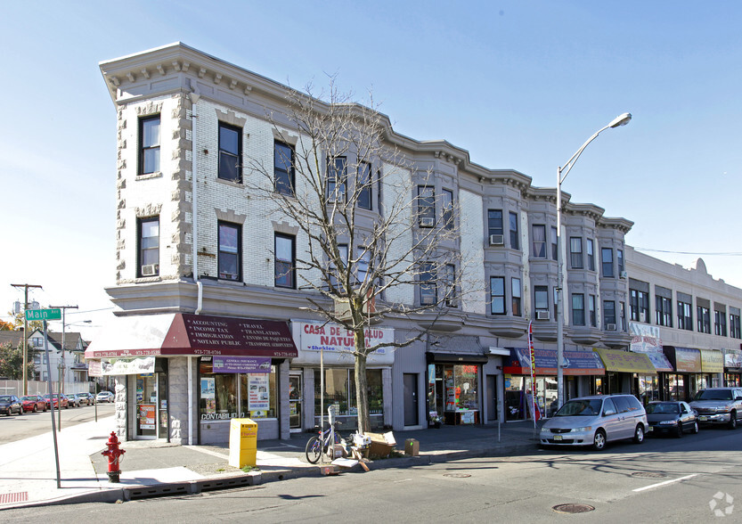 733-737 Main Ave, Passaic, NJ for sale - Primary Photo - Image 1 of 1