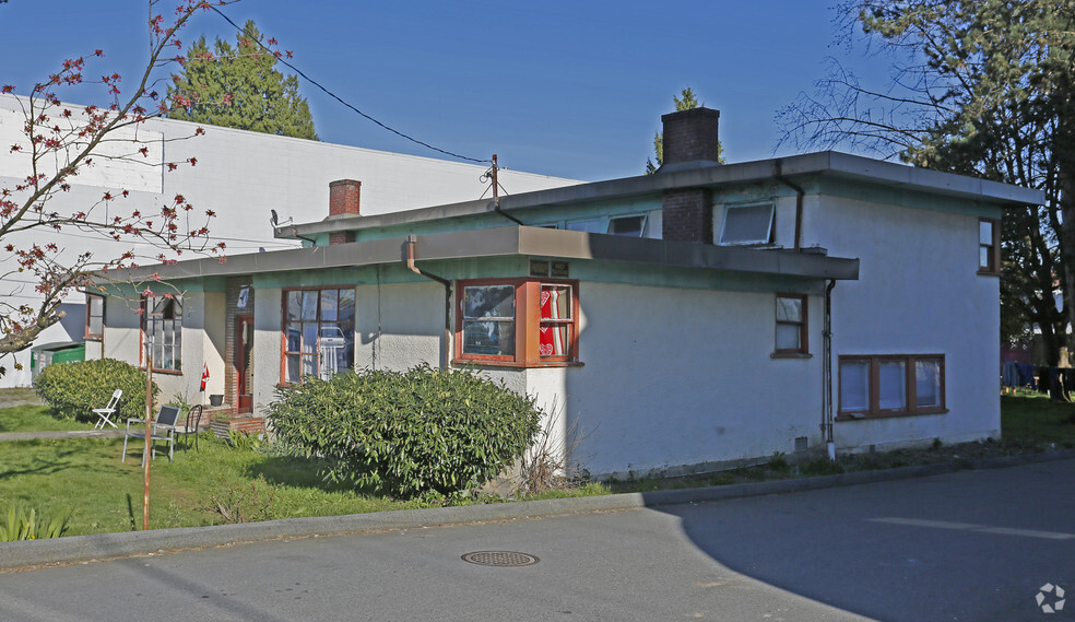 7774 Edmonds St, Burnaby, BC for sale - Primary Photo - Image 1 of 6