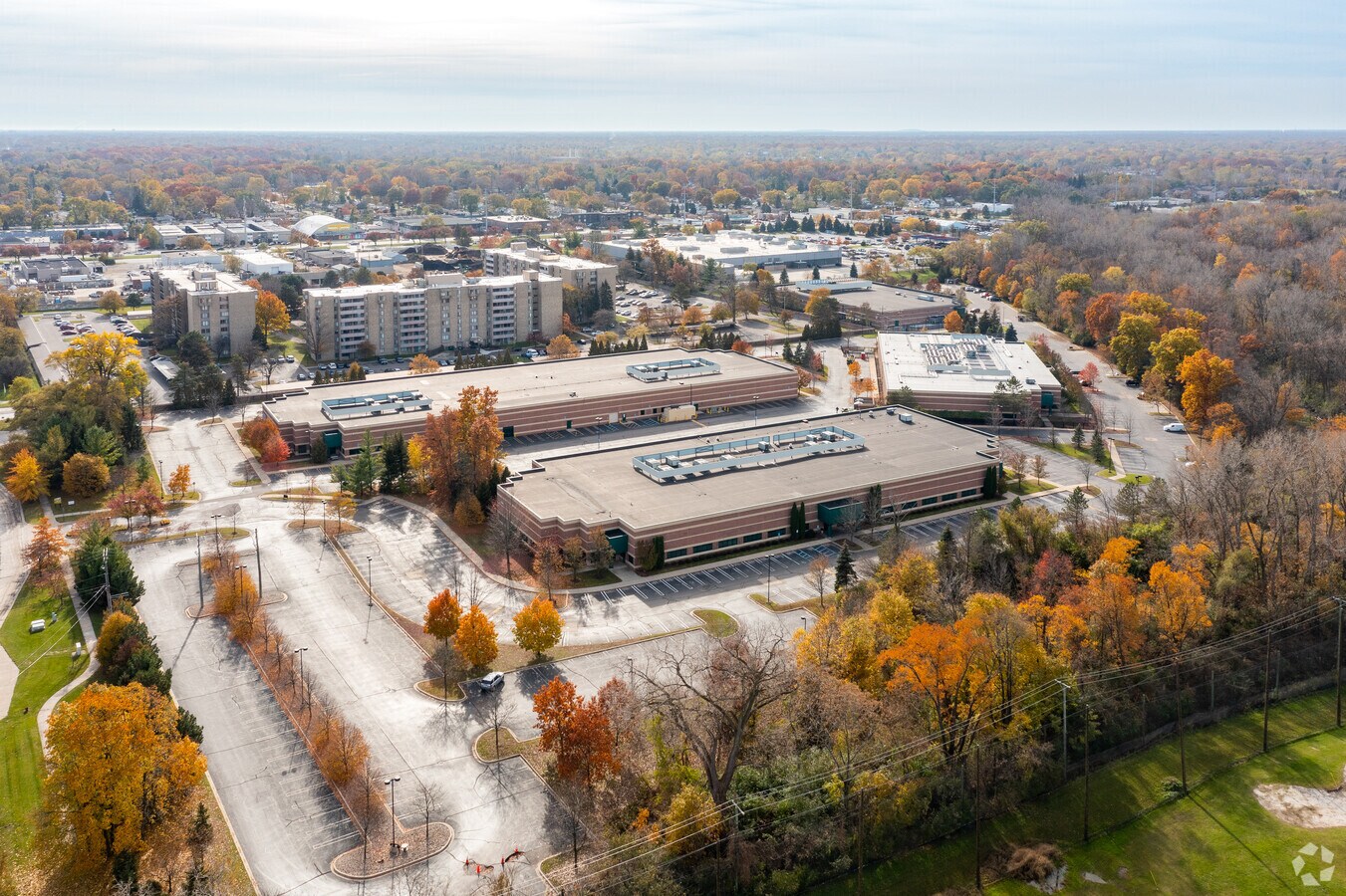 21107 Lahser Rd, Southfield, MI 48033