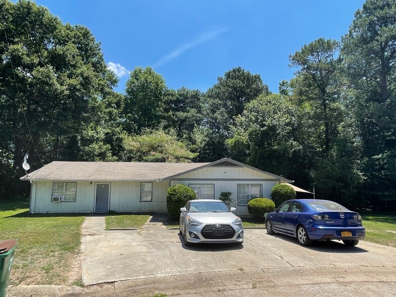 205 Glenview Ter, Winder, GA for sale - Building Photo - Image 3 of 23