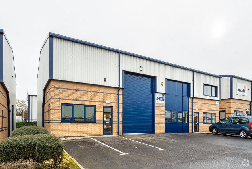 Walter Leigh Way, Leigh for lease - Primary Photo - Image 1 of 5