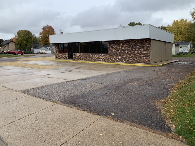 203 W Prospect St, Durand, WI for lease - Building Photo - Image 2 of 7