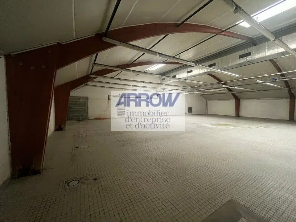 Flex in Treillières for lease Building Photo- Image 1 of 3