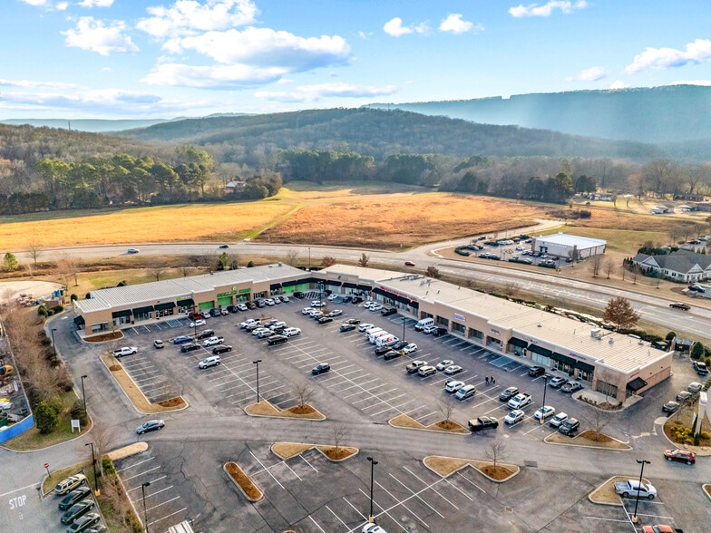 322 Sutton Rd SE, Owens Cross Roads, AL for lease - Building Photo - Image 1 of 7