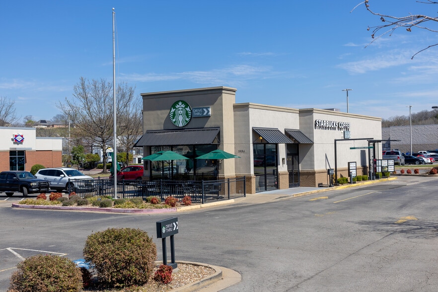 2034 Fayetteville Rd, Van Buren, AR for sale - Building Photo - Image 2 of 4