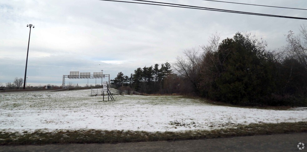 3393 St. Joseph Blvd, Ottawa, ON for sale - Primary Photo - Image 1 of 2