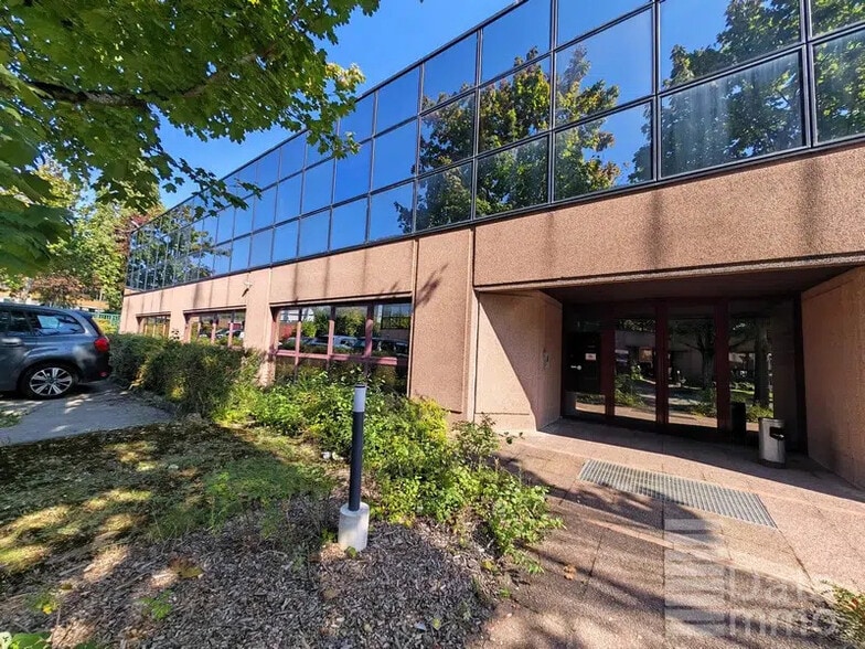 10 Allée Hendrik Lorentz, Champs-sur-Marne for lease - Building Photo - Image 1 of 9