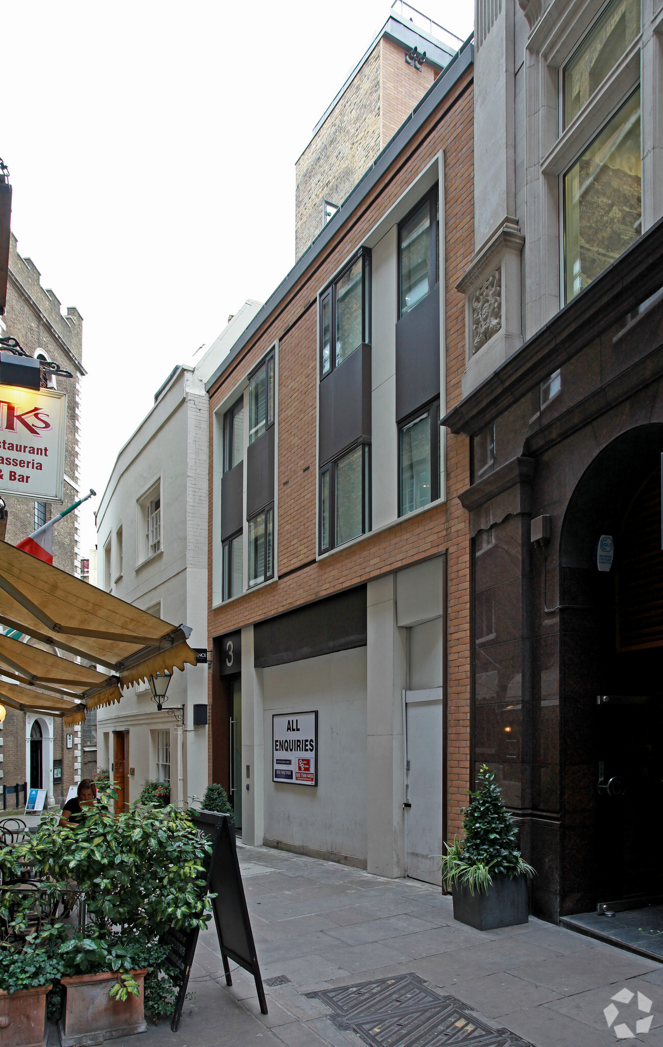 Lovat Lane portfolio of 2 properties for sale on LoopNet.com Primary Photo- Image 1 of 3