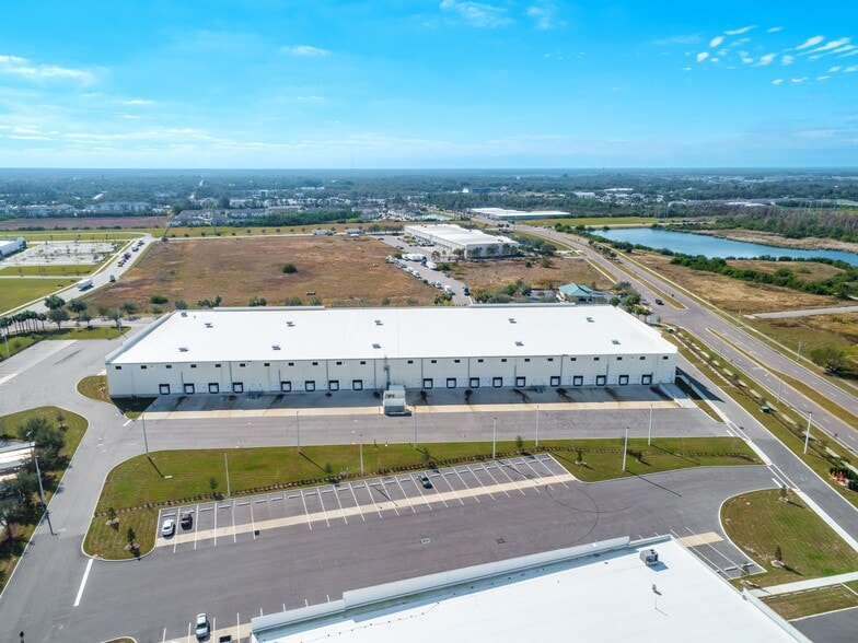 3240 Clover Ridge Ave, Ruskin, FL for lease - Building Photo - Image 3 of 18