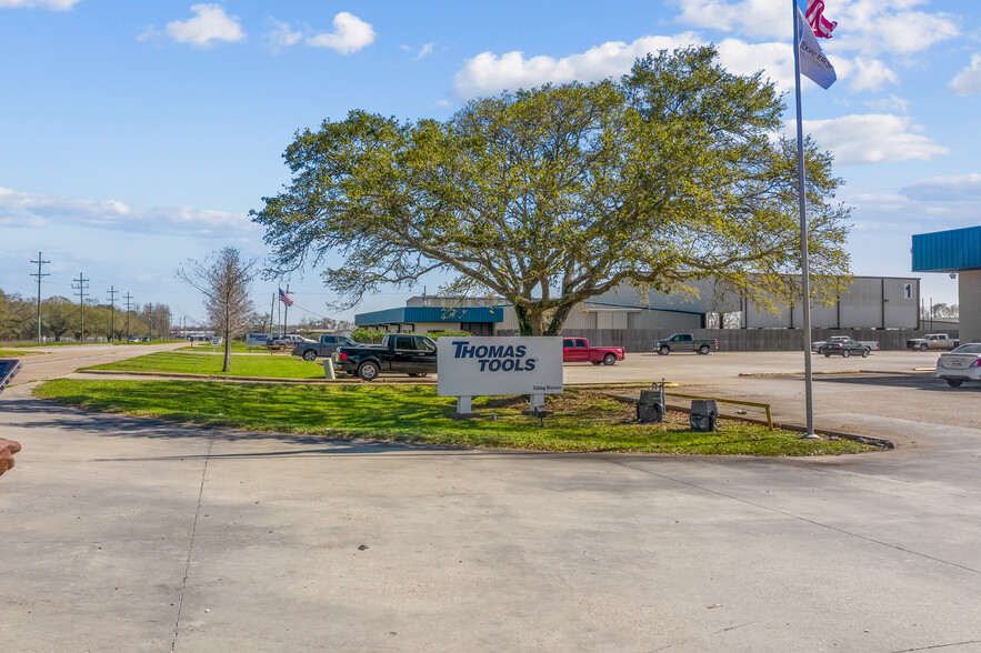 3301 W Admiral Doyle Dr, New Iberia, LA for sale - Building Photo - Image 3 of 12