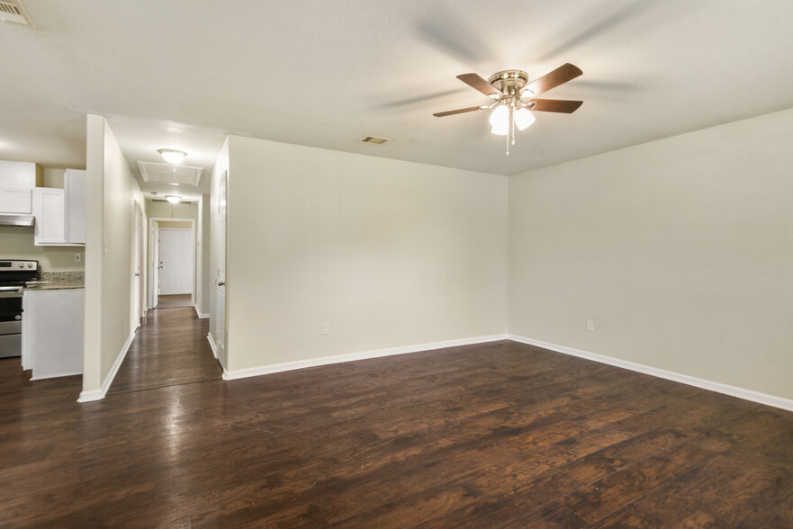 117 Craig St, Baytown, TX for sale - Building Photo - Image 3 of 20