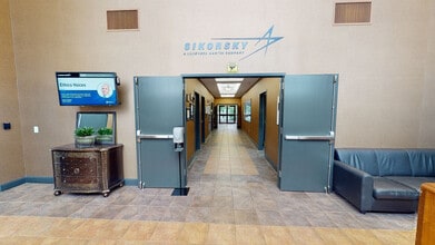 5025 Bradford Dr, Huntsville, AL for lease Interior Photo- Image 2 of 6