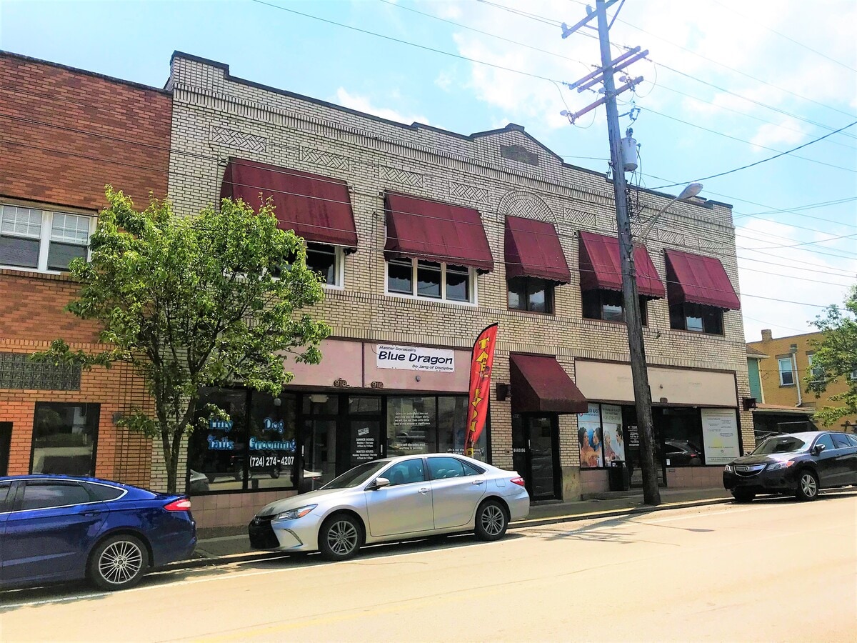 912918 Pittsburgh St, Springdale, PA 15144